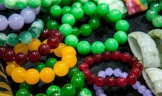 七彩绿萤石的寓意和象征 萤石的功效